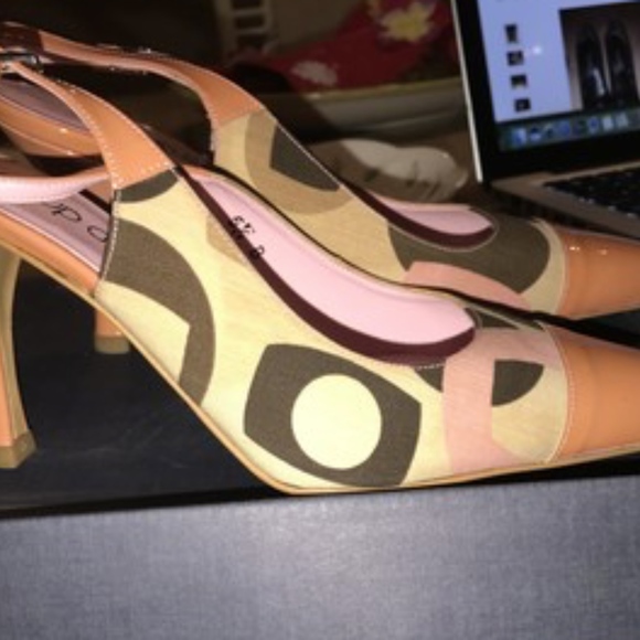 shoes - Picture 2 of 4